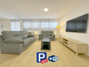 Amplio Apartamento con Parking y en el Centro, Almeria